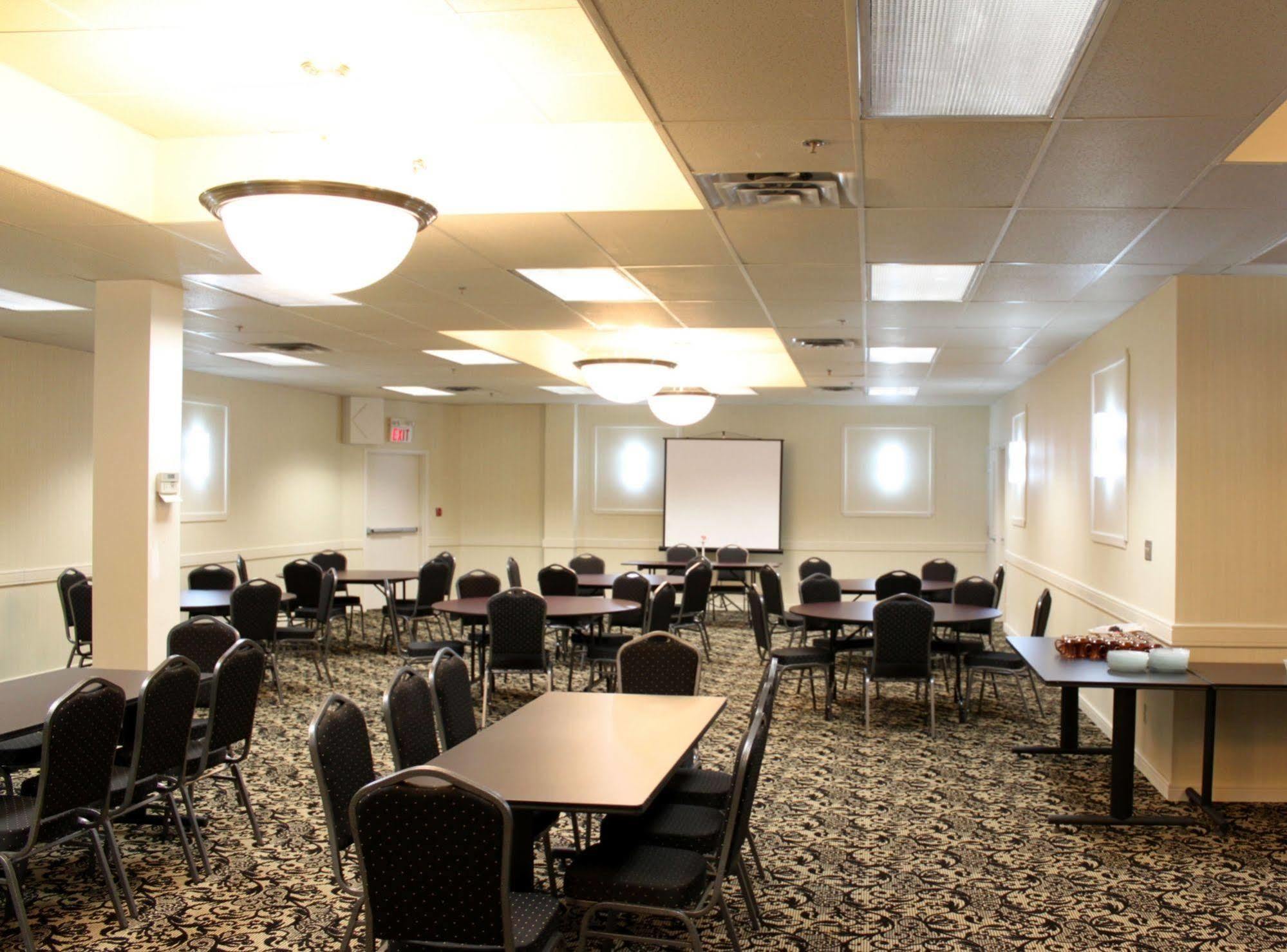 Days Inn & Suites By Wyndham Sault Ste. Marie On Afaceri foto